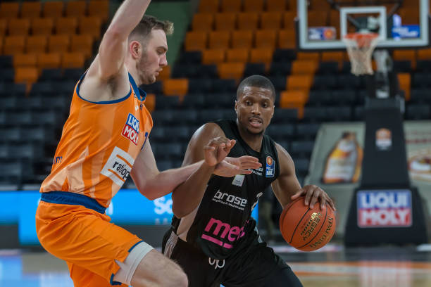 易缺席世界 易缺席世界