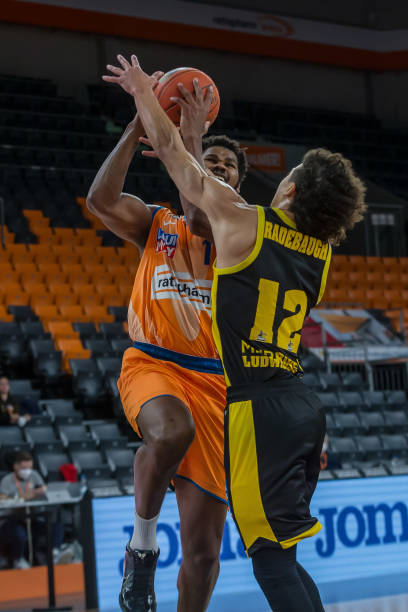 以令人敬佩 以令人敬佩