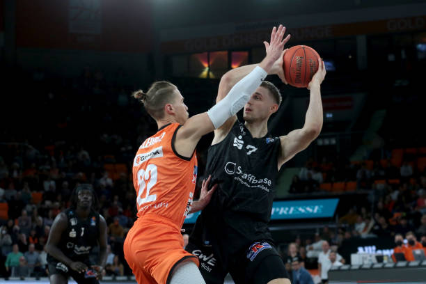 自此开启职 自此开启职